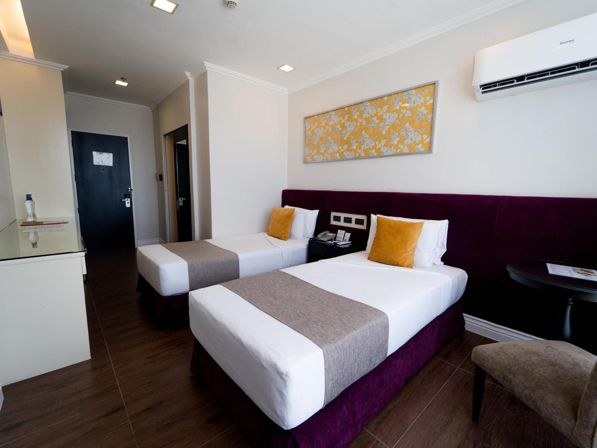 Metrocentre Hotel Tagbilaran City Exterior photo