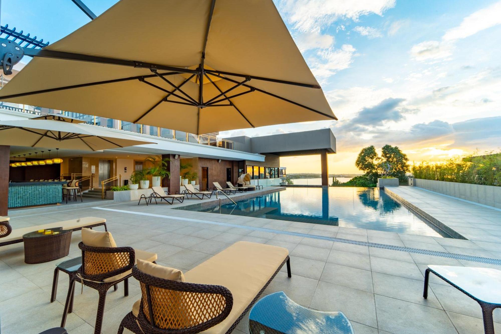 Metrocentre Hotel Tagbilaran City Exterior photo
